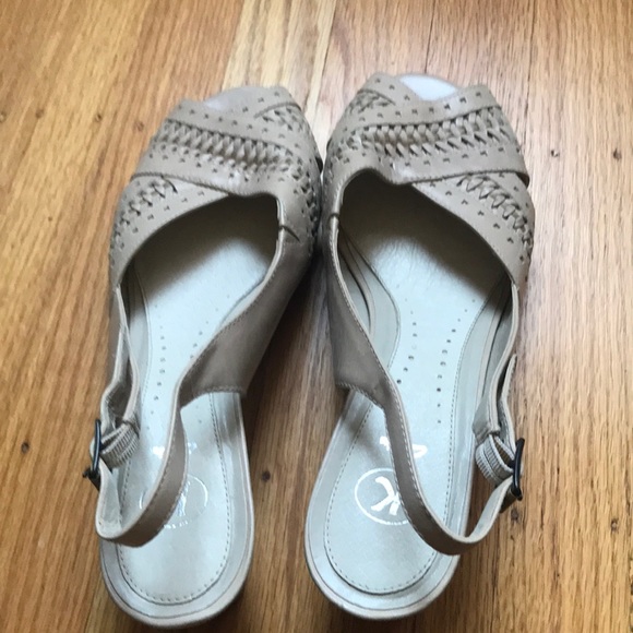 Shoes - Picture 3 of 4